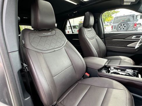 Used 2025 Ford Explorer Platinum w/ LUX Leather Package AWD/4WD image 18