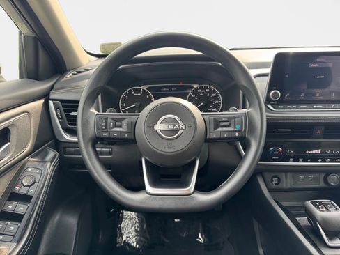 Used 2024 Nissan Rogue SV AWD/4WD image 14