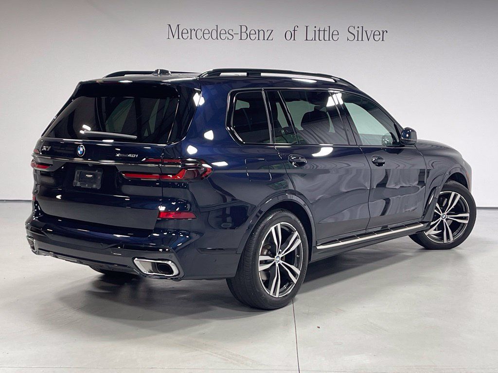 Used 2023 BMW X7 xDrive40i w/ M Sport Package AWD/4WD image 6
