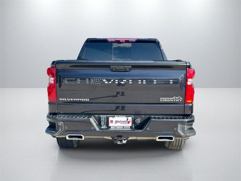 Used 2022 Chevrolet Silverado 1500 High Country w/ Technology Package image 6