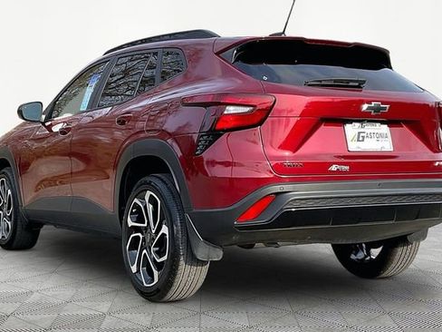 Used 2025 Chevrolet Trax RS w/ Driver Confidence Package image 4