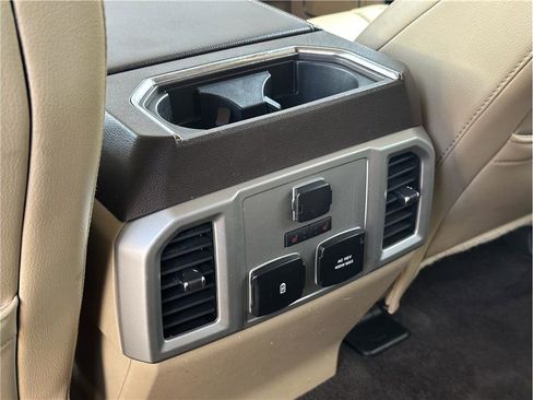 Used 2018 Ford F150 Lariat w/ Equipment Group 502A Luxury AWD/4WD image 27