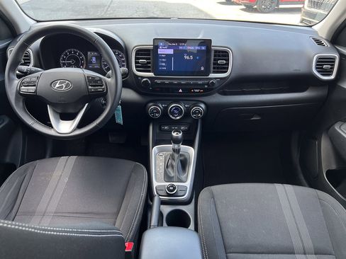 Used 2022 Hyundai Venue SEL image 26