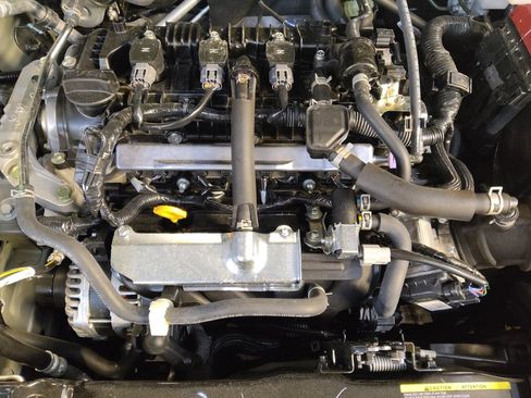 Used 2025 Nissan Versa S w/ Trunk Package image 30