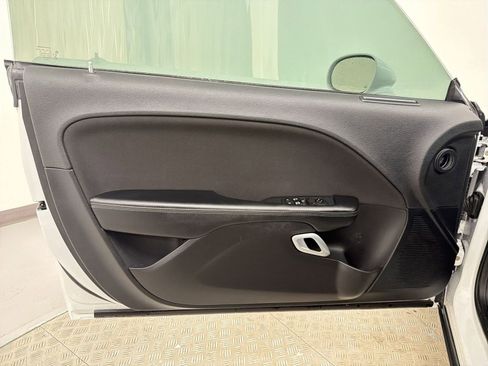 Used 2021 Dodge Challenger SXT image 17