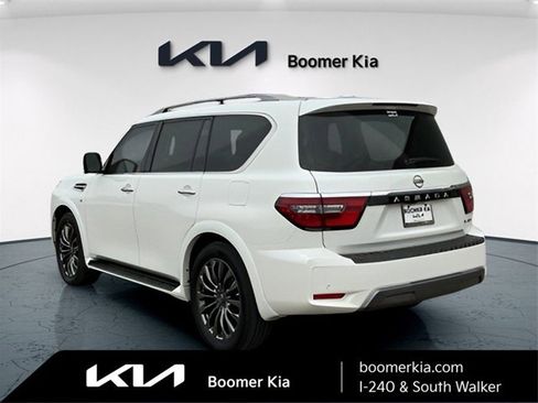 Used 2022 Nissan Armada Platinum image 7