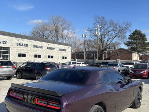 Used 2021 Dodge Challenger SXT w/ Blacktop Package image 7