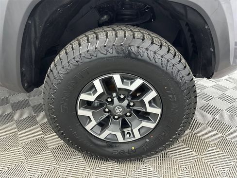 Used 2021 Toyota Tacoma TRD Off-Road image 13