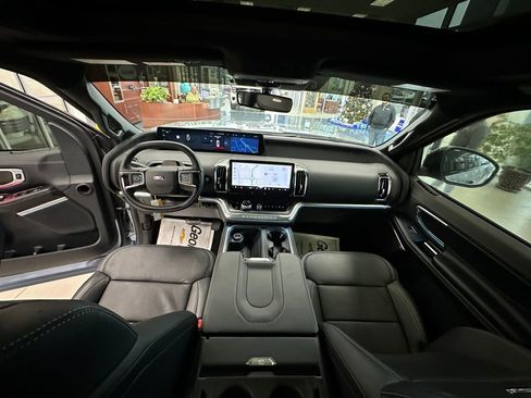 New 2025 Ford Expedition Platinum w/ Stealth Performance Package image 5