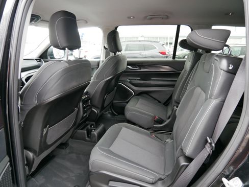 Used 2022 Jeep Grand Cherokee L Laredo w/ Luxury Tech Group I image 33