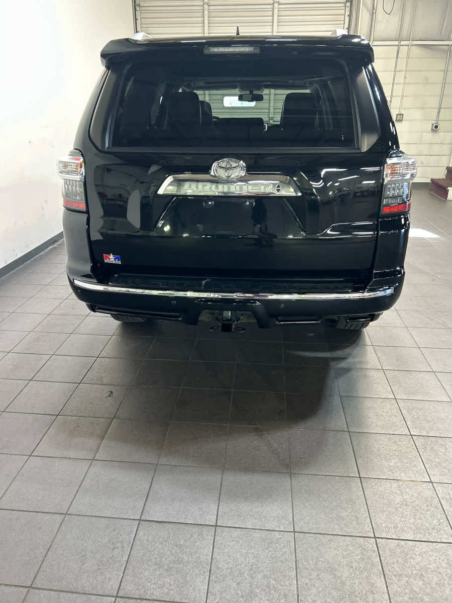 Used 2018 Toyota 4Runner Limited AWD/4WD image 7