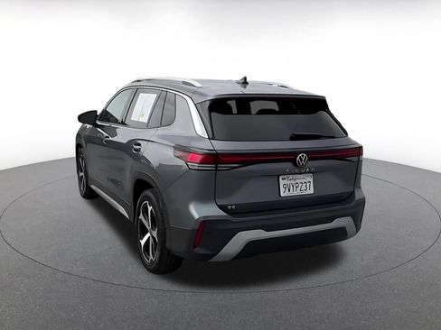 Used 2026 Volkswagen Tiguan SE FWD image 10