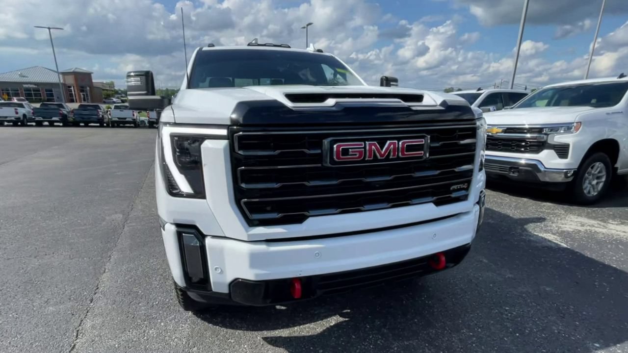 Used 2024 GMC Sierra 2500 AT4 w/ AT4 Premium Plus Package AWD/4WD image 6