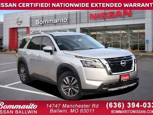 Certified 2025 Nissan Pathfinder SL FWD image 1
