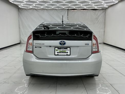 Used 2015 Toyota Prius Two FWD image 10