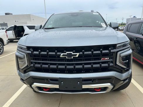 Used 2025 Chevrolet Suburban Z71 AWD/4WD image 15