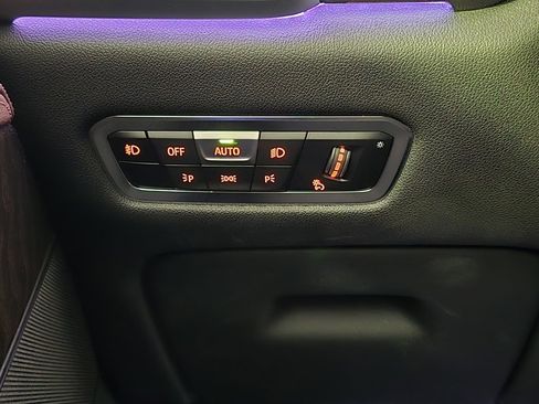 Used 2021 BMW X5 xDrive40i w/ M Sport Package image 26