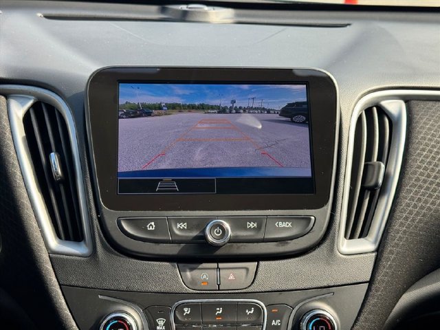 Used 2025 Chevrolet Malibu LT FWD image 25