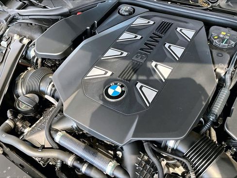 Used 2023 BMW 760i xDrive image 33