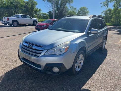 Used 2013 Subaru Outback 2.5i Premium w/ All-Weather Pkg AWD/4WD image 4