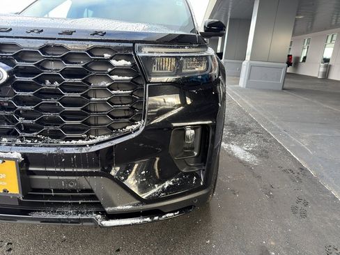 Certified 2025 Ford Explorer ST-Line w/ ST-Line Street Pack image 4