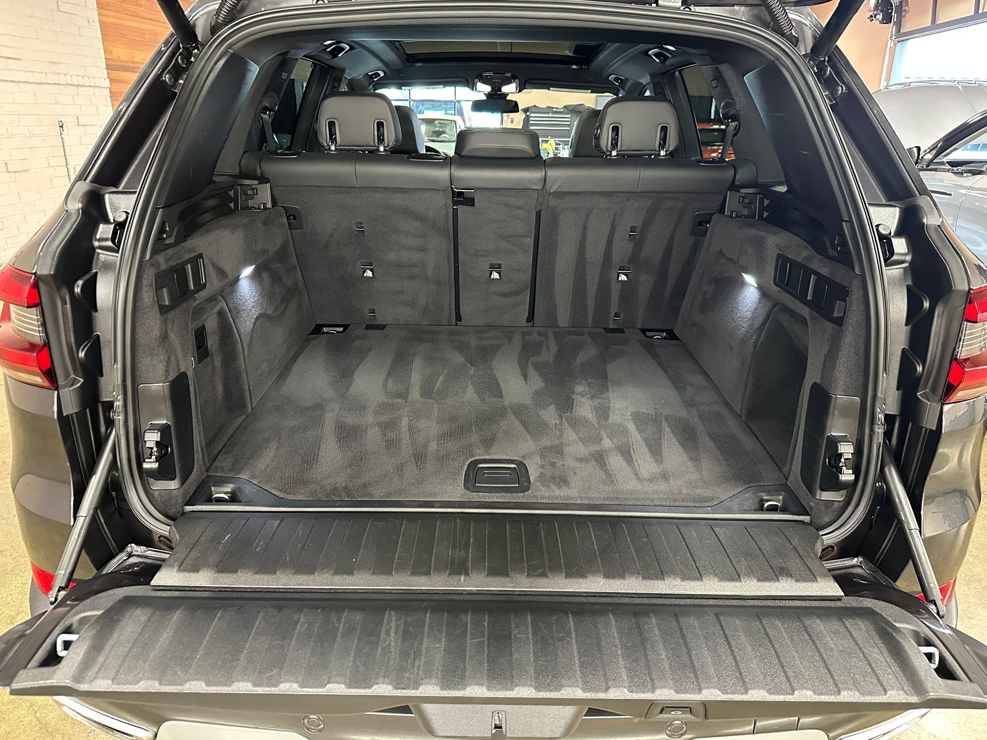 Used 2021 BMW X5 xDrive40i AWD/4WD image 18