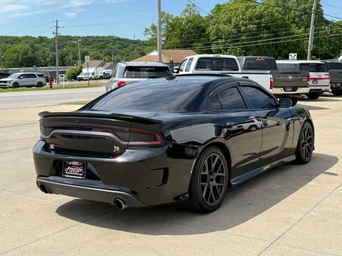 Used 2019 Dodge Charger Scat Pack w/ Plus Group RWD image 18