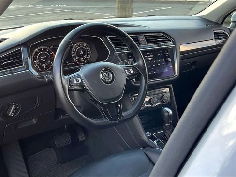 Used 2019 Volkswagen Tiguan SEL Premium w/ 3rd Row Seat Package image 15