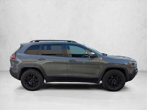 Used 2019 Jeep Cherokee Trailhawk AWD/4WD image 4