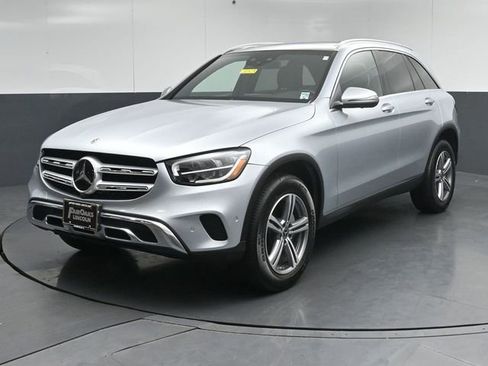Used 2022 Mercedes-Benz GLC 300 4MATIC image 3