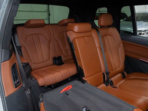 Used 2023 BMW X7 M60i image 46