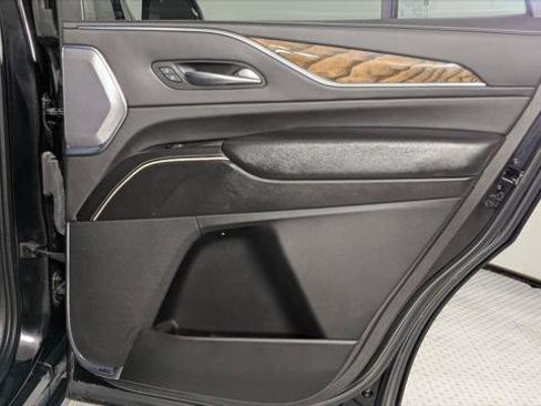 Used 2021 Cadillac Escalade Premium Luxury Platinum AWD/4WD image 21