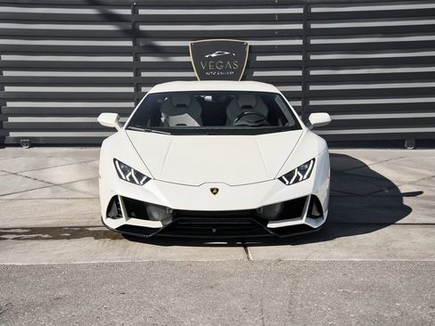 Used 2022 Lamborghini Huracan EVO image 14