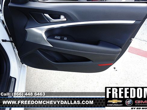 Used 2025 Genesis G70 2.5T RWD image 37