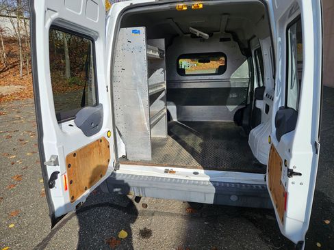 Used 2010 Ford Transit Connect XL image 8