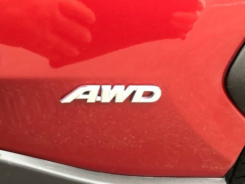 Used 2021 Toyota RAV4 XLE Premium AWD/4WD image 4