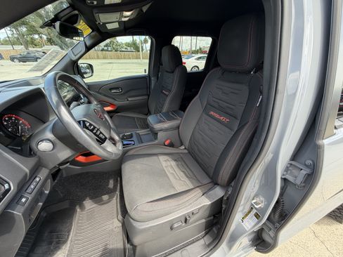 Used 2025 Nissan Frontier PRO-4X AWD/4WD image 13