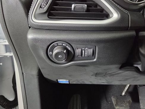 New 2026 Chrysler Pacifica Select image 19