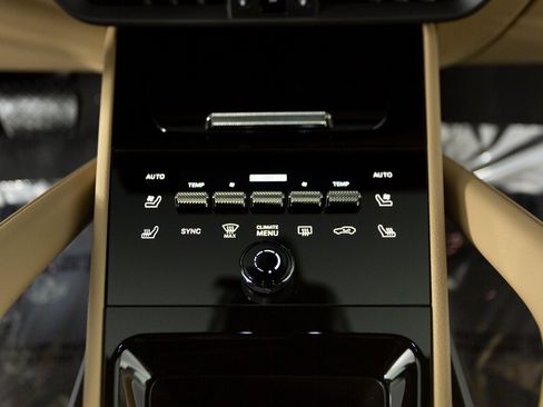 New 2026 Porsche Cayenne image 20