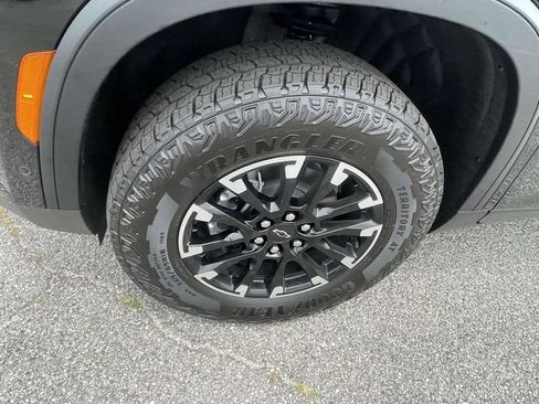 New 2026 Chevrolet Traverse Z71 w/ Enhanced Driving Package AWD/4WD image 9