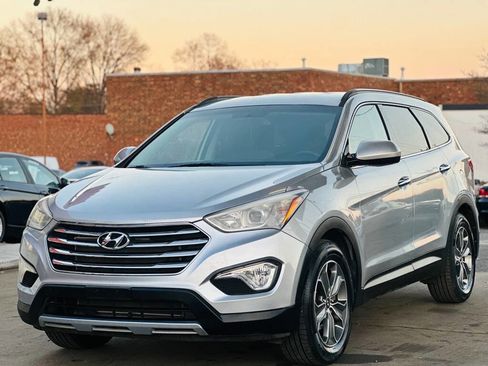 Used 2016 Hyundai Santa Fe SE image 3