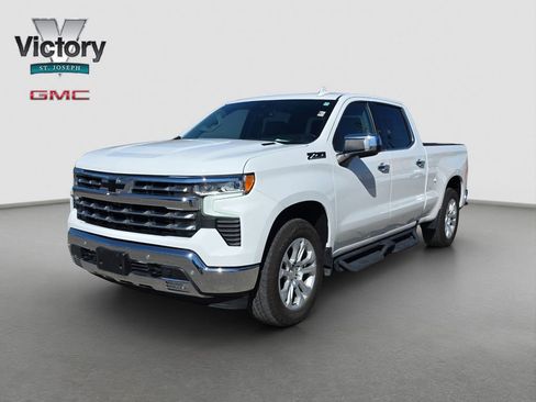 Used 2023 Chevrolet Silverado 1500 LTZ AWD/4WD image 3