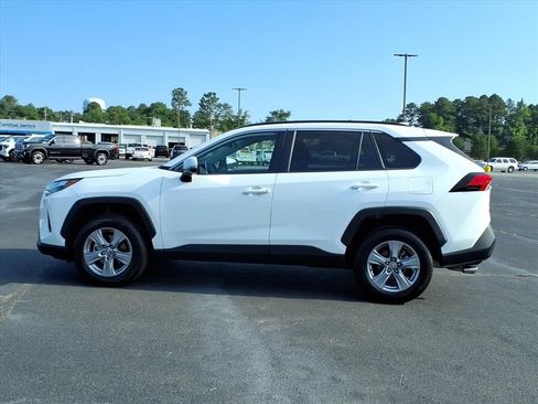 Used 2024 Toyota RAV4 XLE FWD image 15