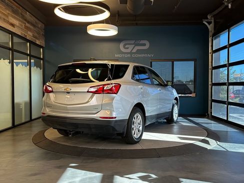 Used 2020 Chevrolet Traverse LT w/ LT Premium Package AWD/4WD image 3
