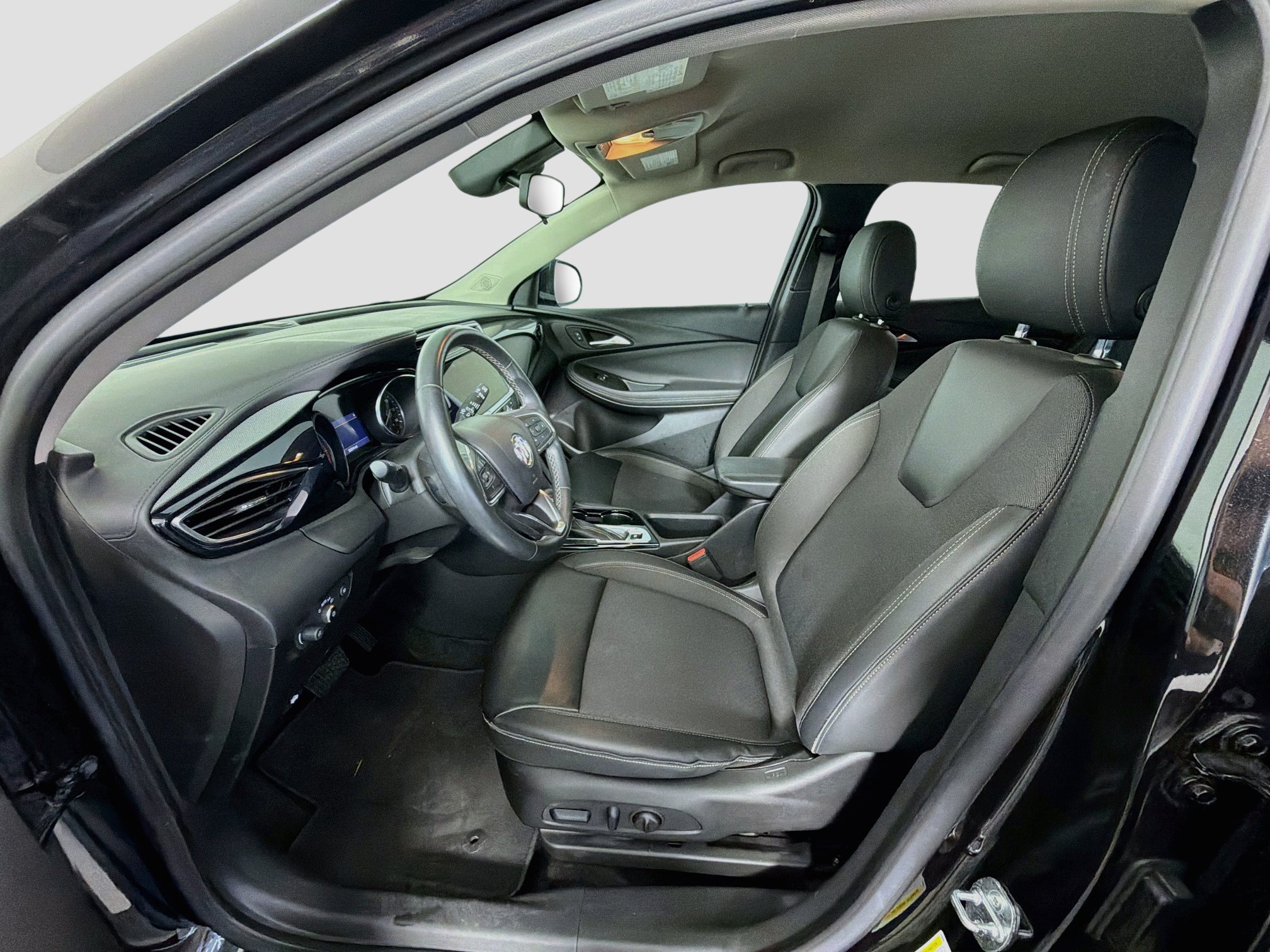Used 2023 Buick Encore GX Preferred w/ Cold Weather Comfort Package FWD image 13