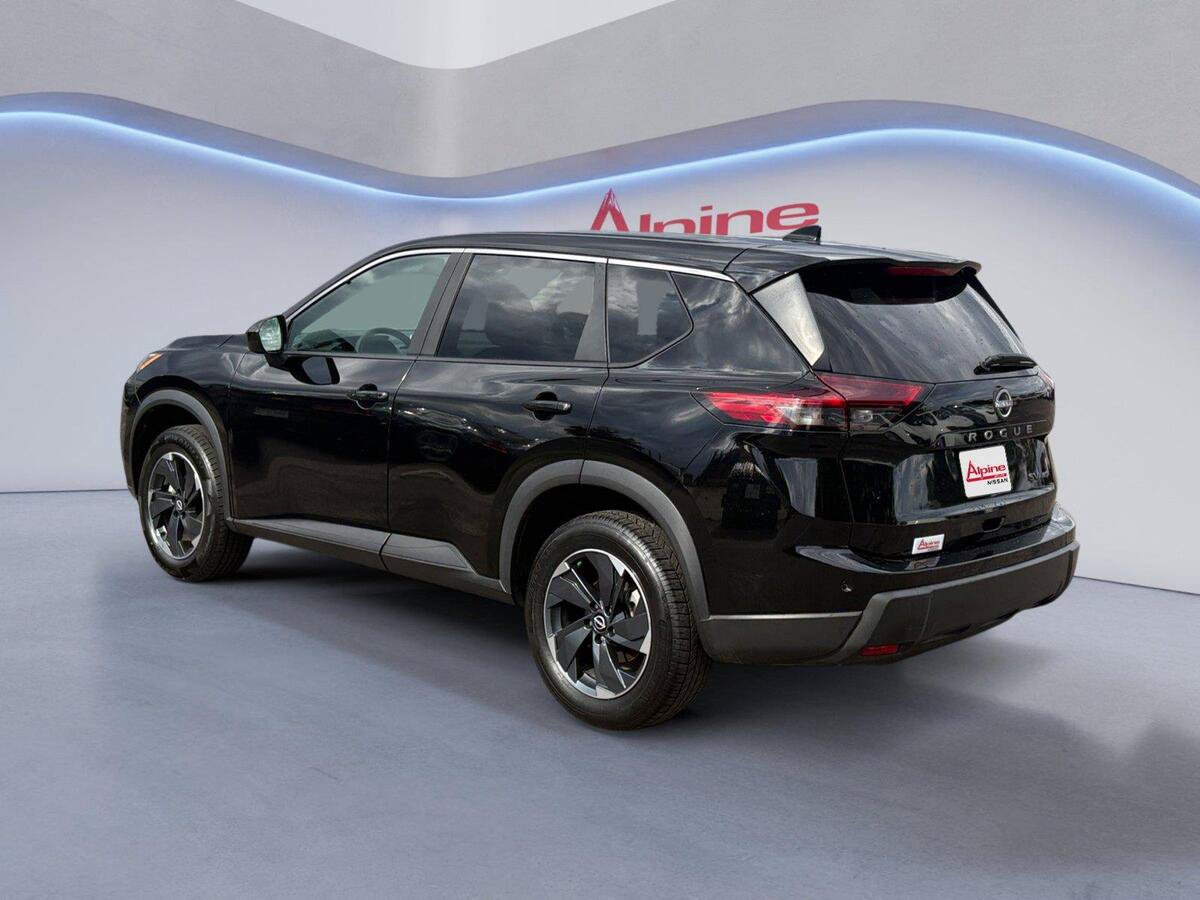 Used 2024 Nissan Rogue SV AWD/4WD image 3