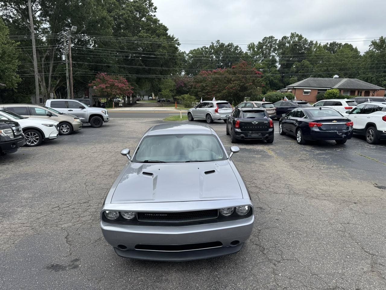 Used 2013 Dodge Challenger SXT RWD image 4