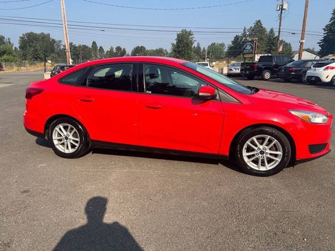 Used 2015 Ford Focus SE FWD image 27