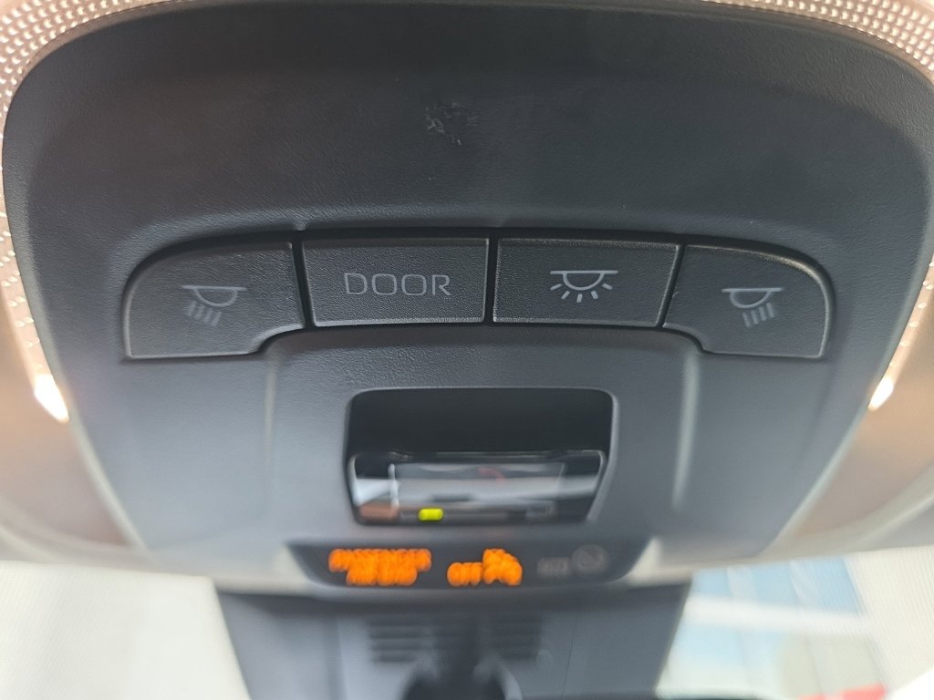 Used 2025 Toyota Corolla LE FWD image 21