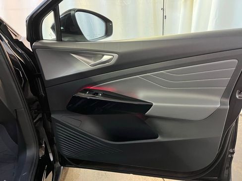 Used 2023 Volkswagen ID.4 Pro S image 11